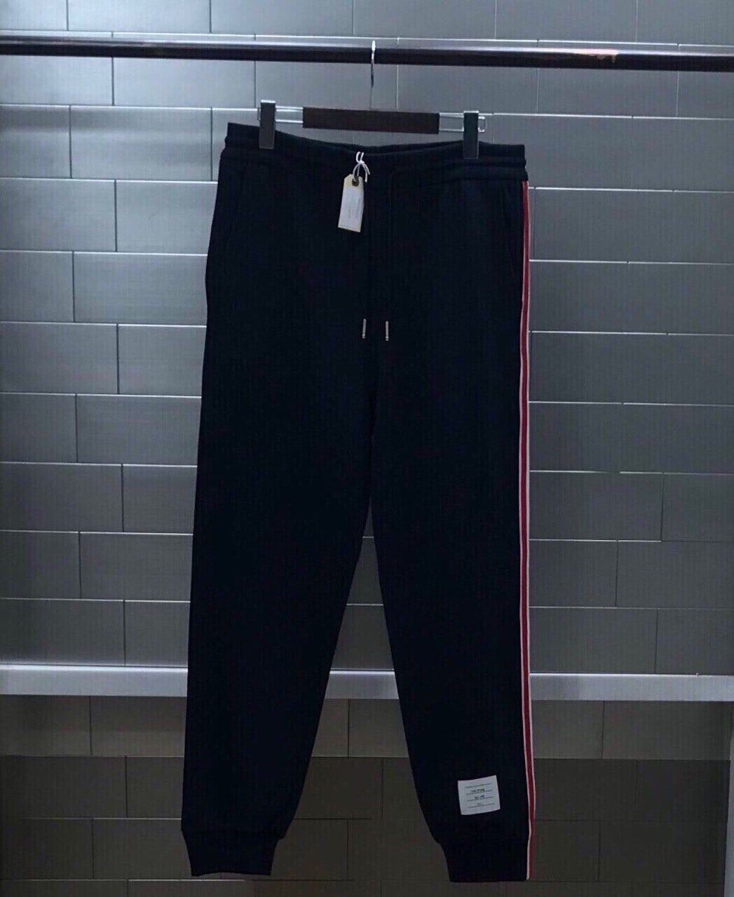 4_i24Ud018svcspv5zn632hto_t680eo.jpg 4_i24Ud018svcspv5zn632hto_t680eo.jpg