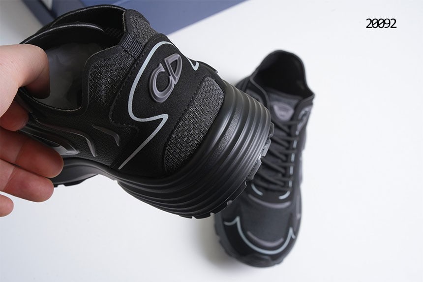 0_06aUd018svc17t2mn7bfbbca_x5e342.jpg?type=e1920_std