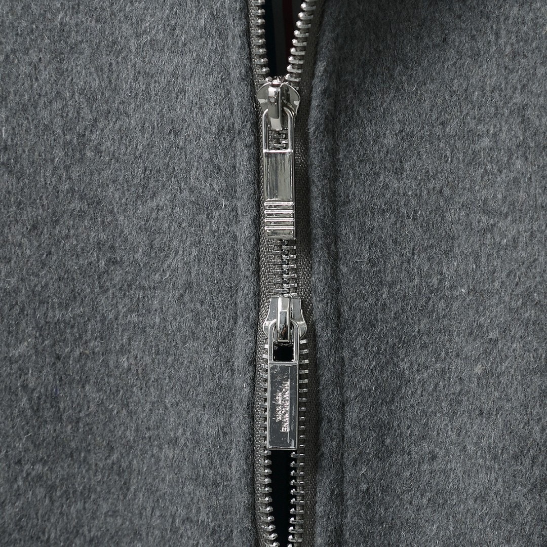 2_7b0Ud018svc1x2utmour94b9_ec7ua1.jpg?type=e1920_std