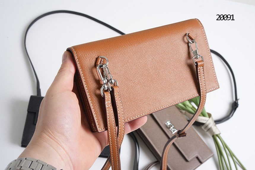 b_c68Ud018svc1txoxcmbphpac_x5e342.jpg?type=e1920_std