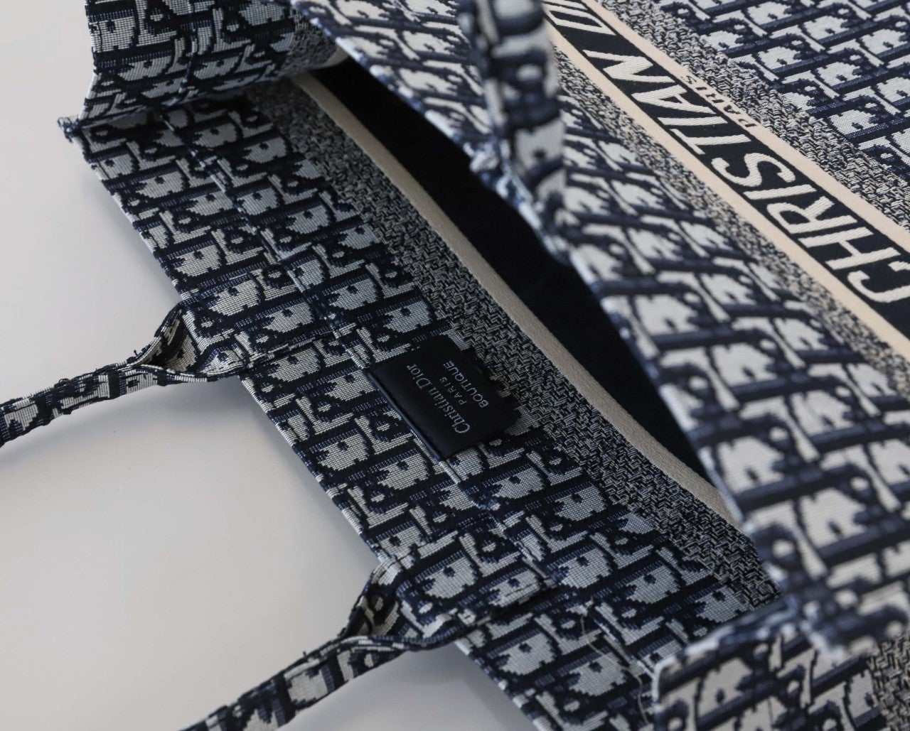 g_11hUd018svcwejl5bsznnbj_g9hfyp.jpg?type=e1920_std