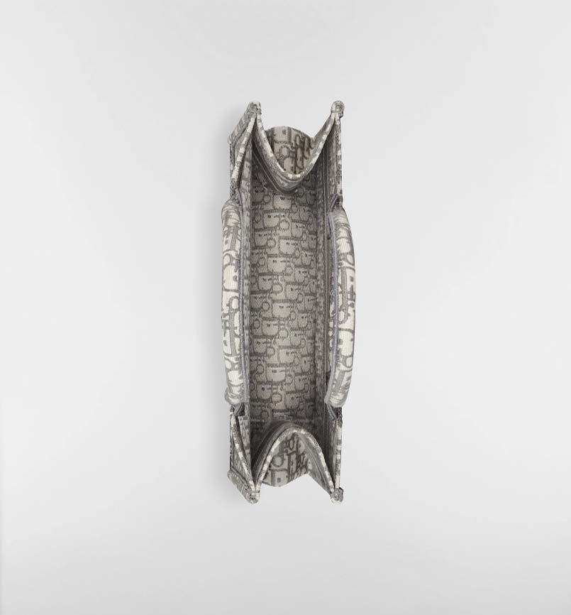 0_c1jUd018svc1aexcxjd611zy_g9hfyp.jpg?type=e1920_std