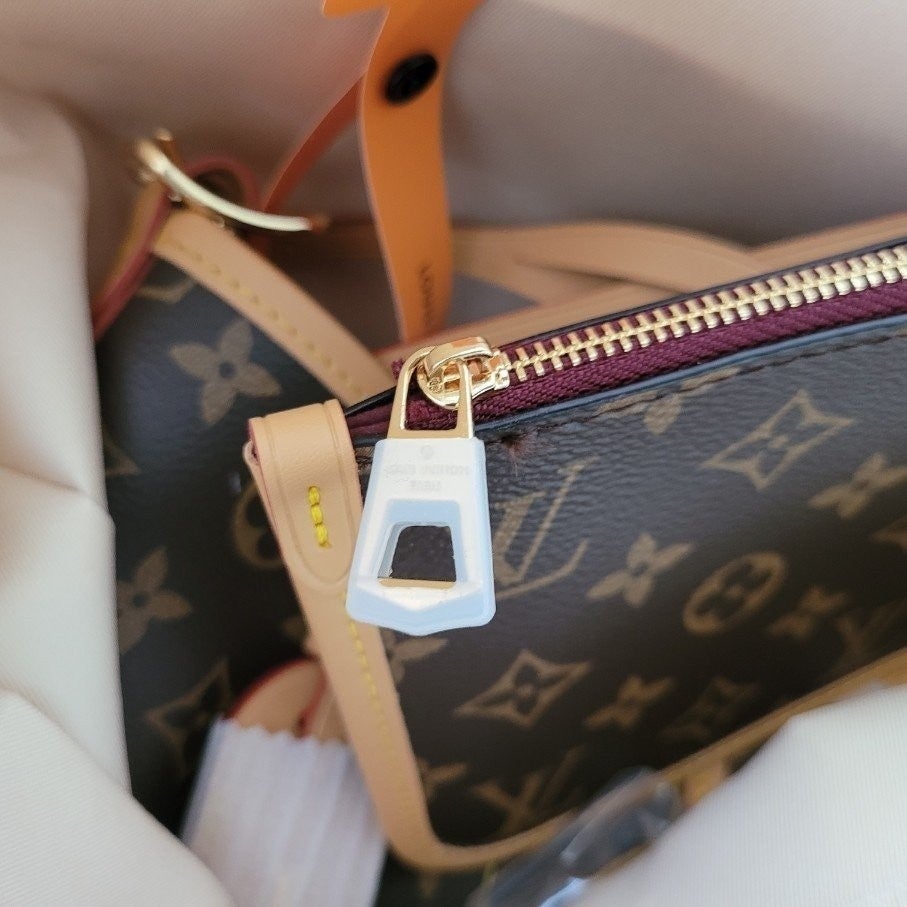 b_hjhUd018svc103xm7iz2f1yr_413zjm.jpg b_hjhUd018svc103xm7iz2f1yr_413zjm.jpg