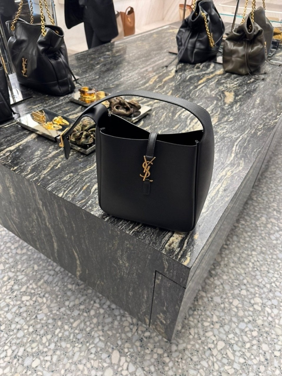 5_51dUd018svc1fn7syz9a3kzs_413zjm.jpg 5_51dUd018svc1fn7syz9a3kzs_413zjm.jpg