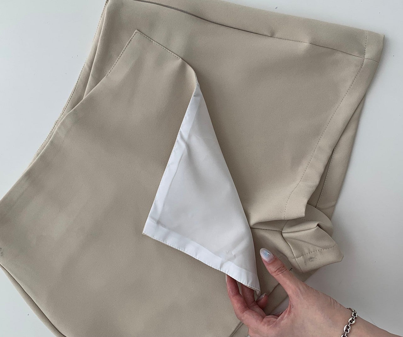 h_dajUd018svc1t218j1ai32d3_2li0y6.jpg?type=e1920_std