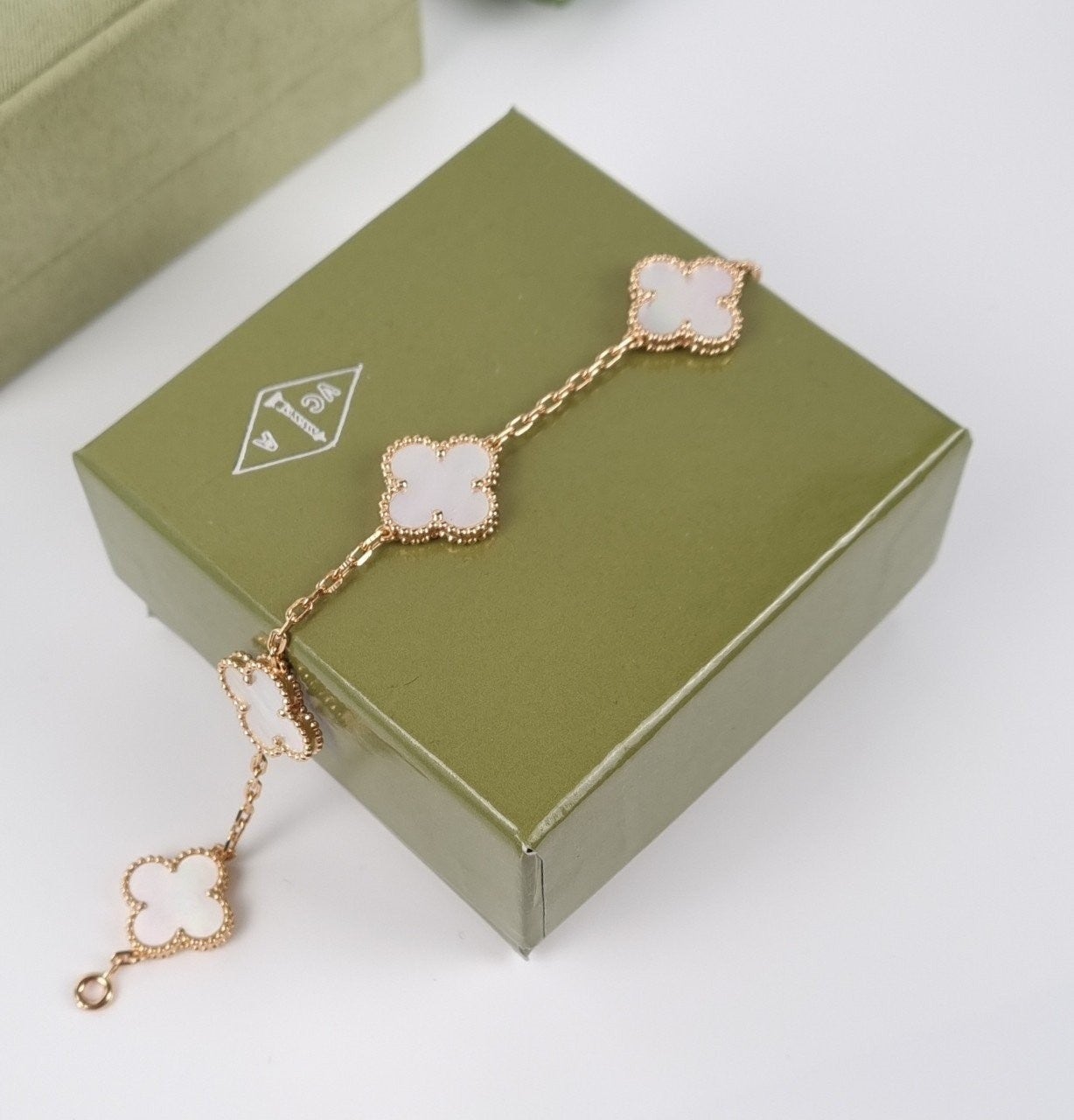 0_2dgUd018svcybefvioyrldx_413zjm.jpg 0_2dgUd018svcybefvioyrldx_413zjm.jpg