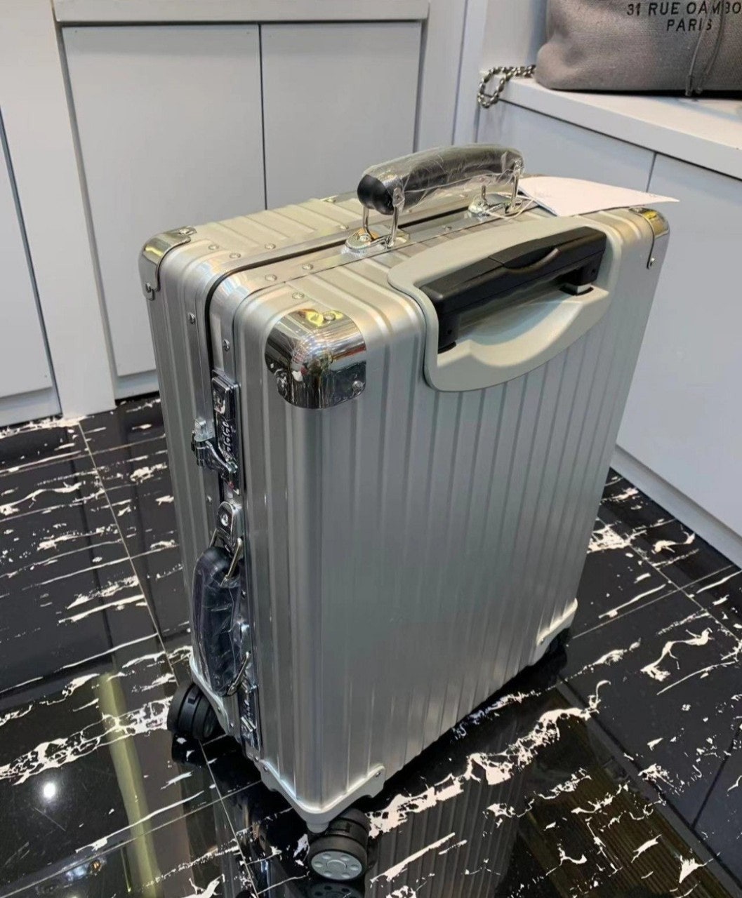 j_g2aUd018svc1mcse8skomjdw_a7ff1p.jpg j_g2aUd018svc1mcse8skomjdw_a7ff1p.jpg