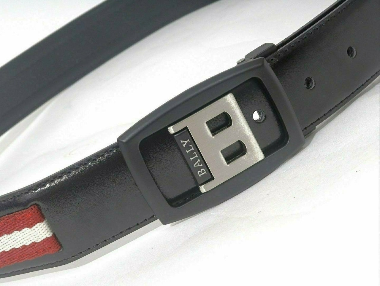 h_2egUd018svc11tbjrx0zrda4_s6fei9.jpg h_2egUd018svc11tbjrx0zrda4_s6fei9.jpg