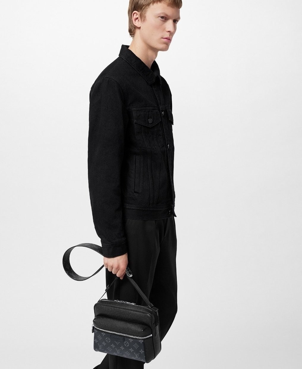 h_jj5Ud018svc8lj2jt334oct_413zjm.jpg h_jj5Ud018svc8lj2jt334oct_413zjm.jpg