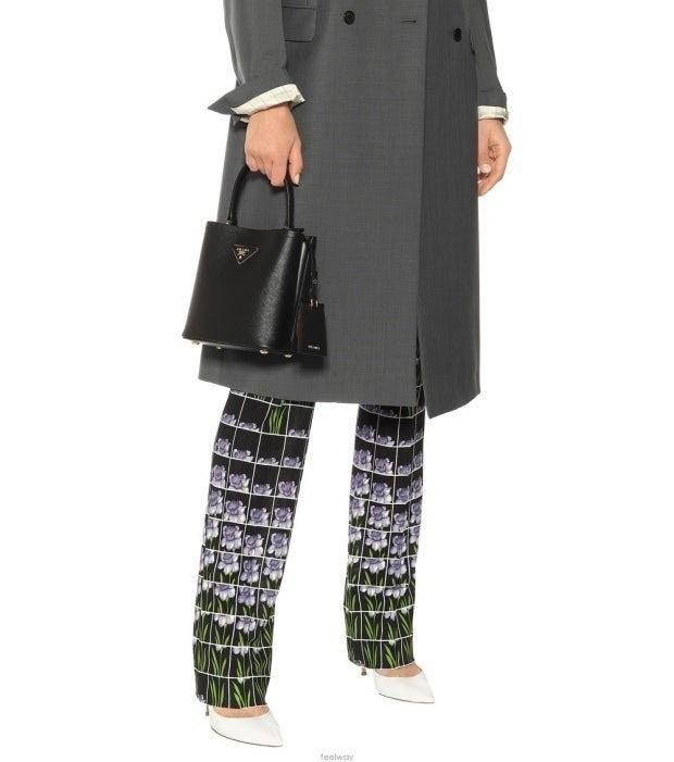 a_d30Ud018svc7r1f7o29olw5_413zjm.jpg