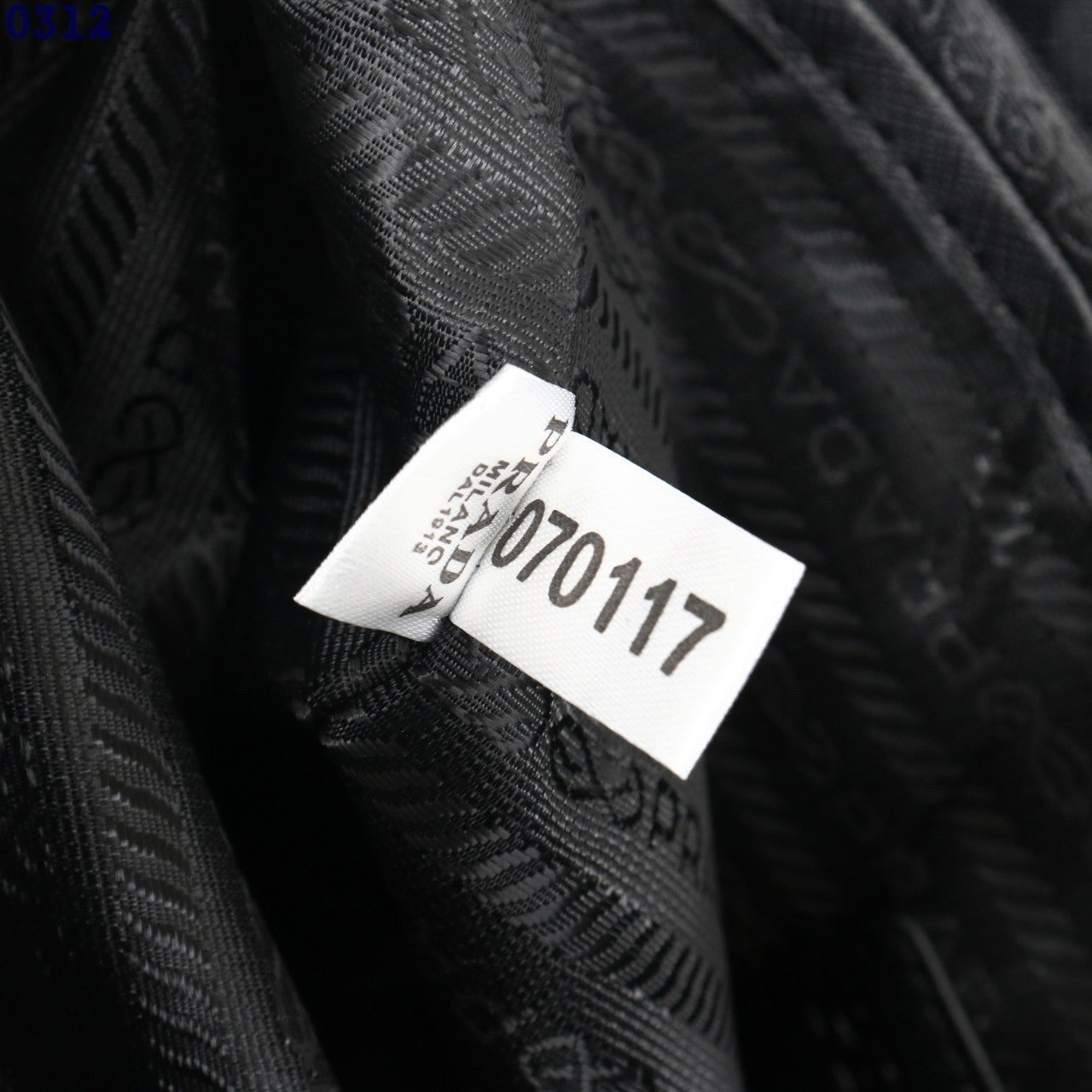 e_c2bUd018svc6862d4d3vnyk_413zjm.jpg