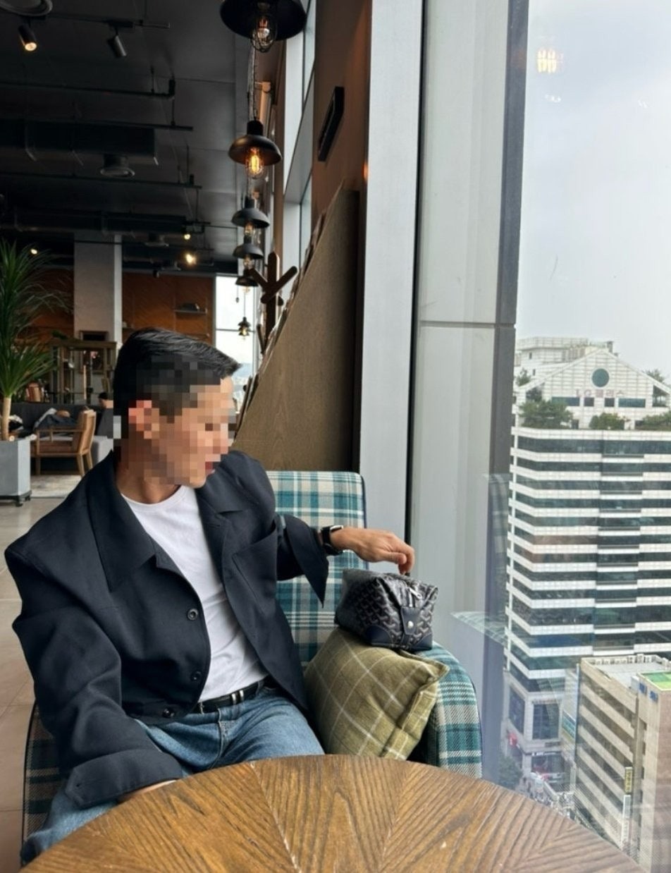 b_cajUd018svc1lv4eq41c14ol_413zjm.jpg