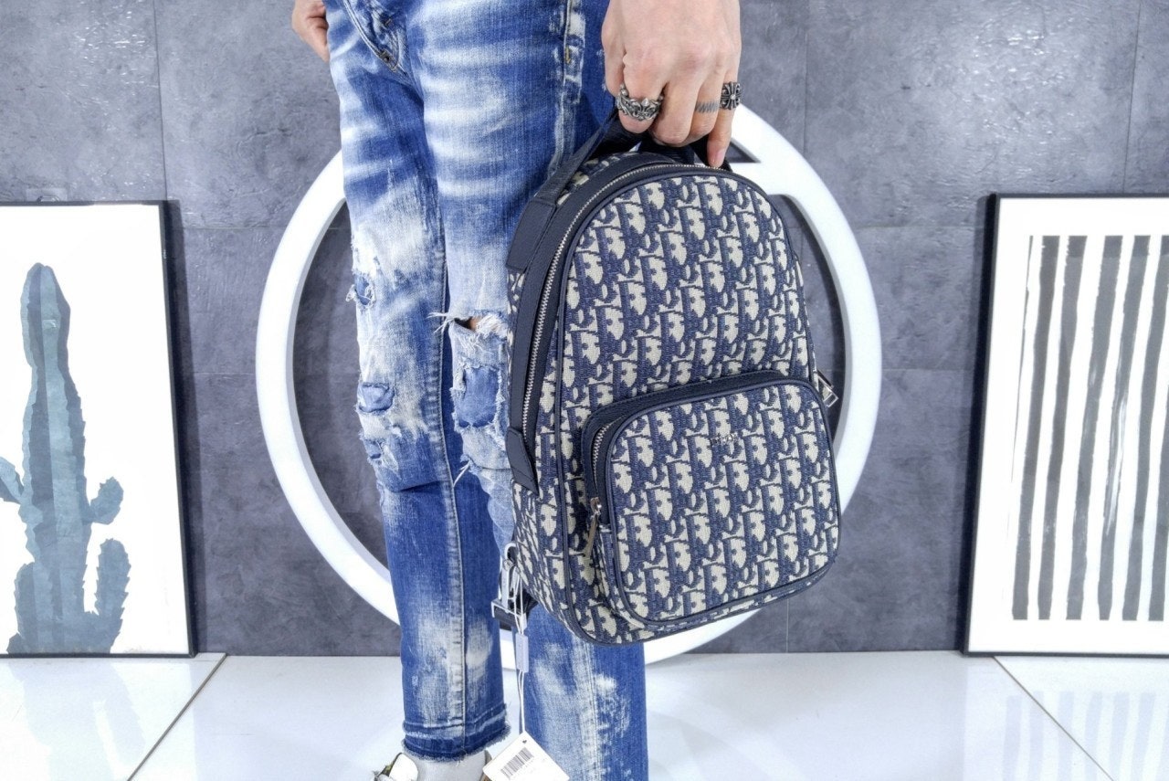 7_eb7Ud018svc1kvi10r6eqmky_413zjm.jpg