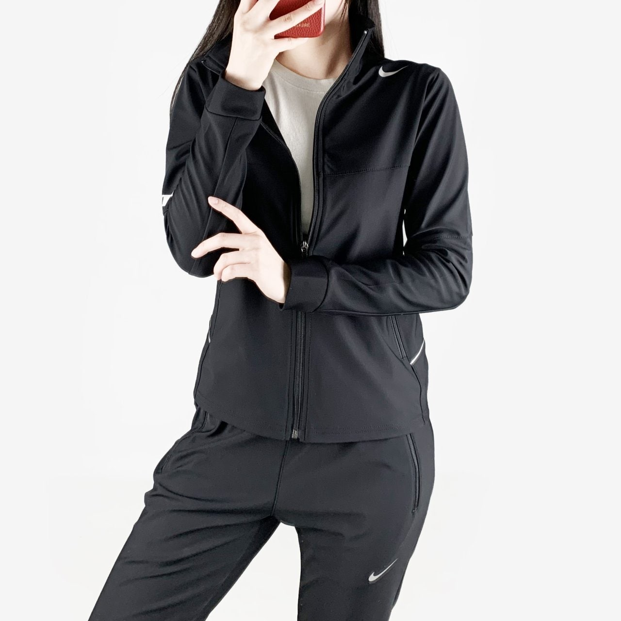 j_15cUd018svc1ixxl3swogcn5_uebtiq.jpg
