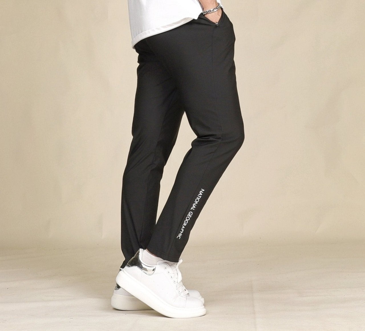 1_358Ud018svc180lg8x7wwezq_uebtiq.jpg