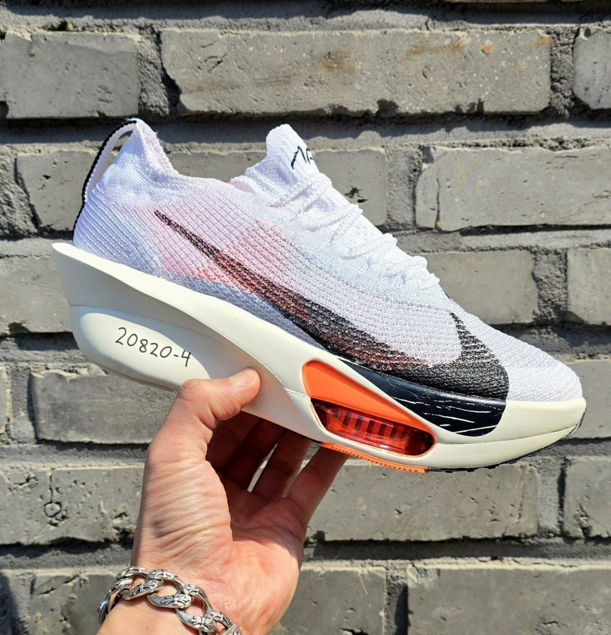 j_304Ud018svc1n02vh49d876a_413zjm.jpg