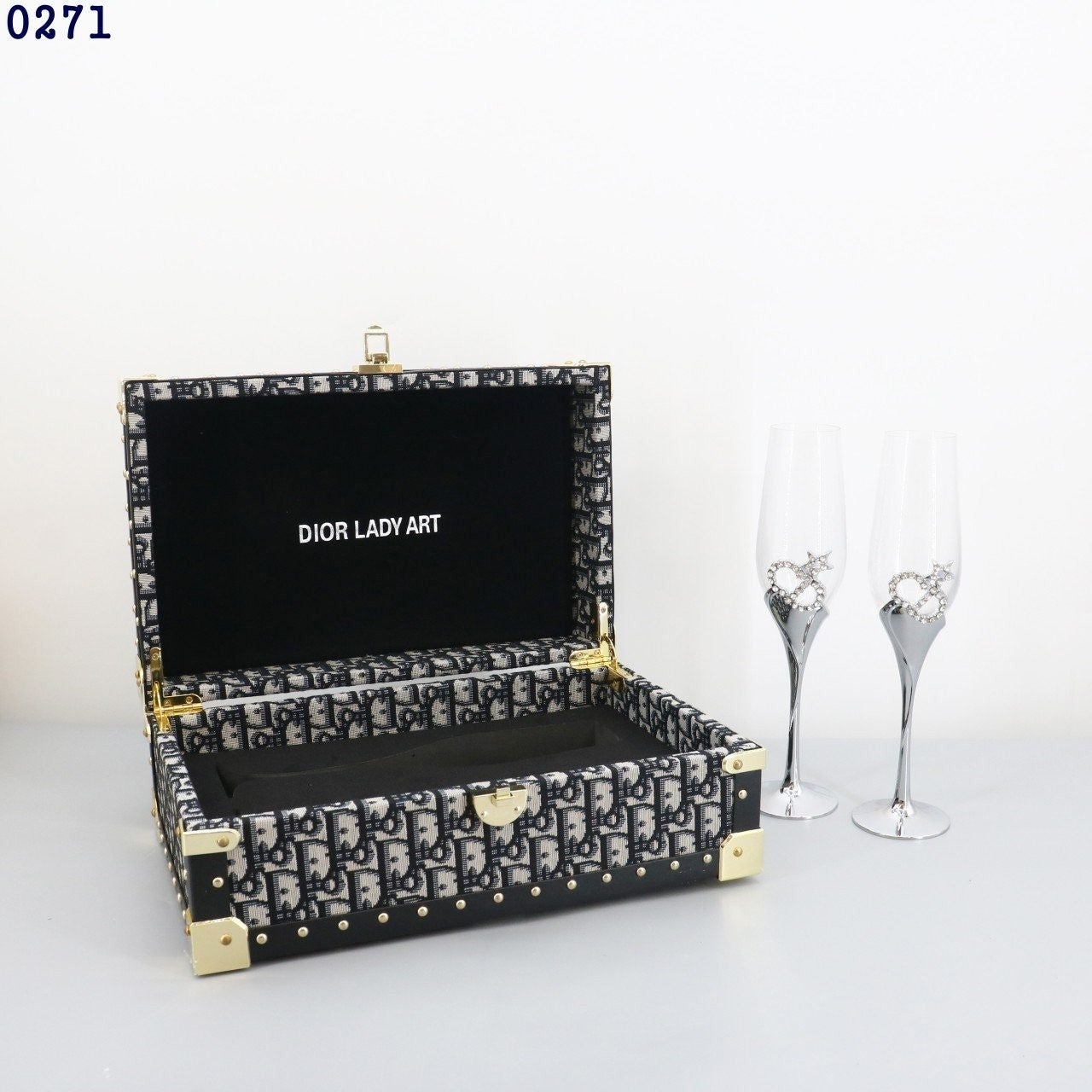 3_37cUd018svc17r7mfma5q6aw_413zjm.jpg