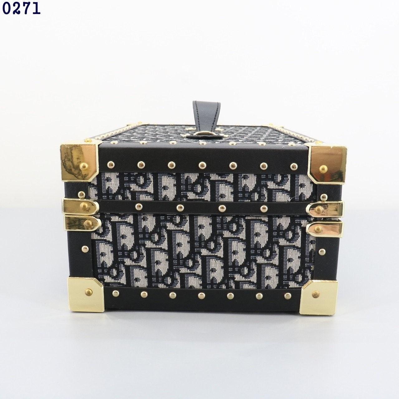 2_d7cUd018svc11e6598kn6l97_413zjm.jpg