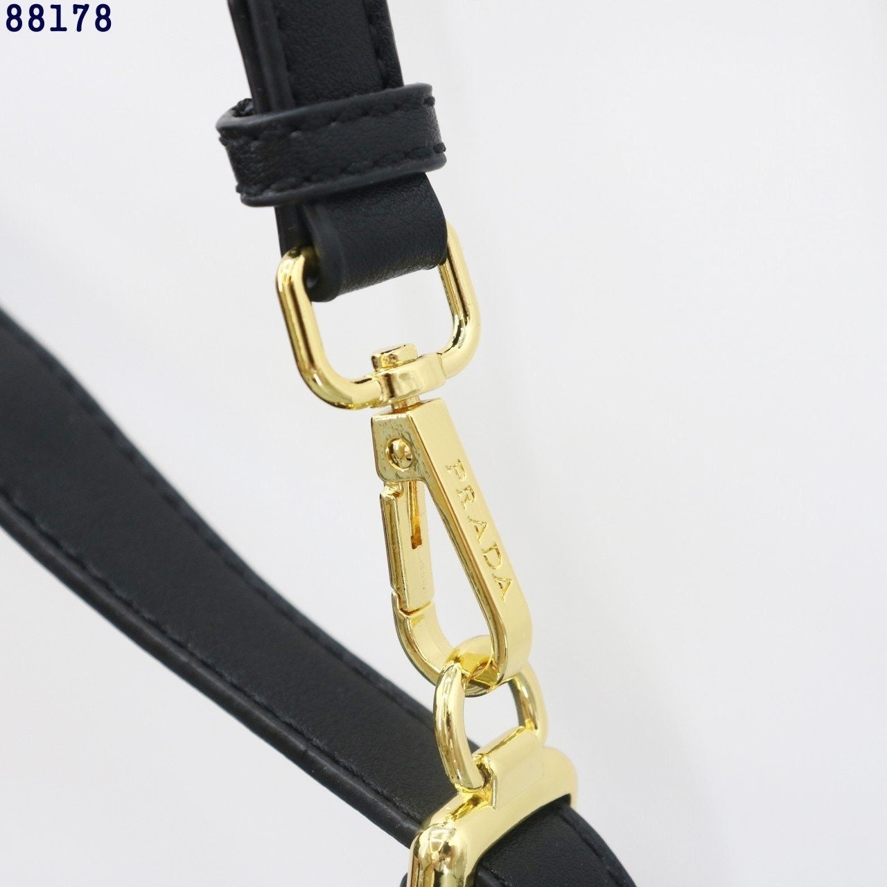 h_190Ud018svc146rv8n881kbp_413zjm.jpg