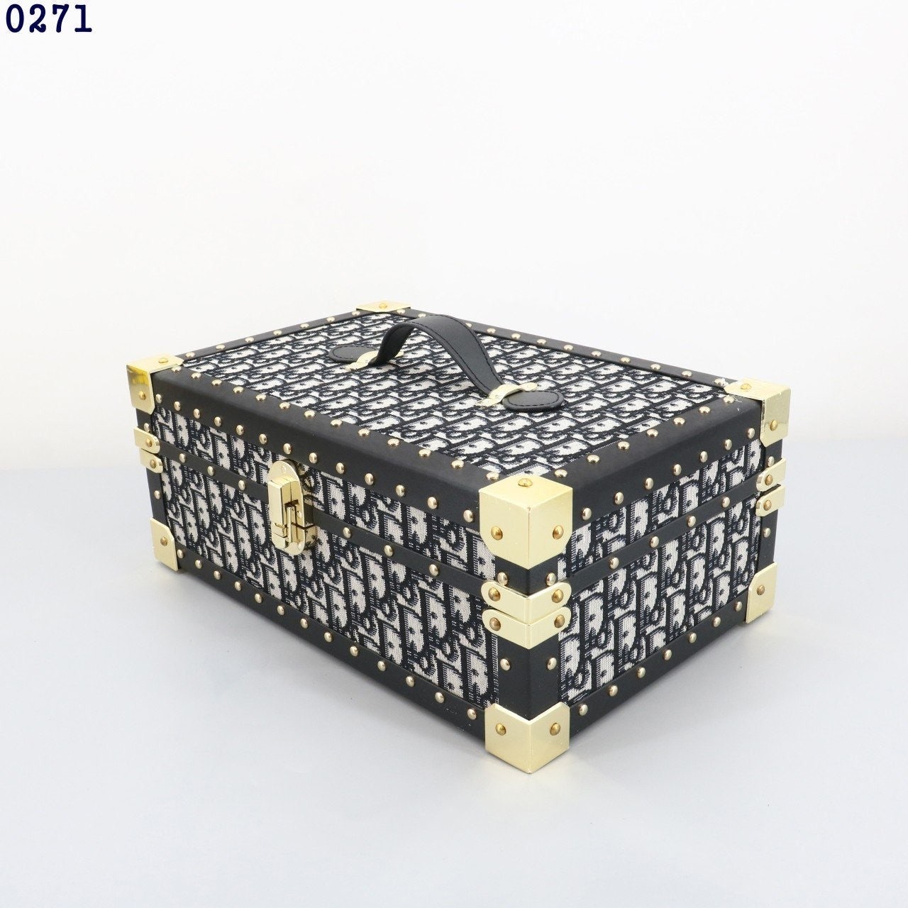 2_g7cUd018svc10ctjjym8kov1_413zjm.jpg