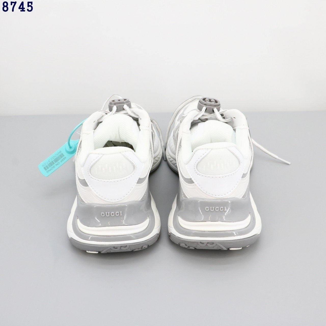 a_988Ud018svc1i1u48h939t1v_413zjm.jpg