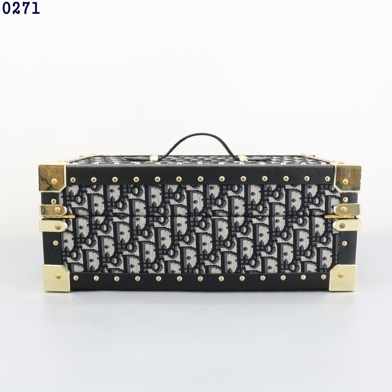 2_e7cUd018svcxqwppshb93gn_413zjm.jpg