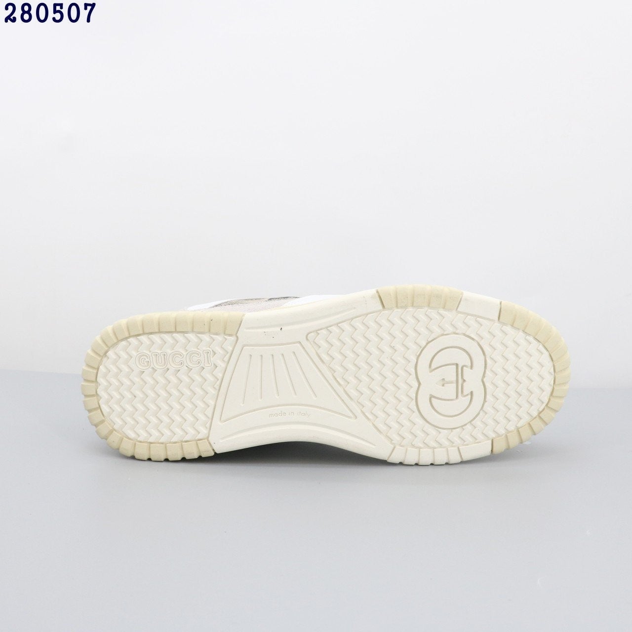 4_93hUd018svcepv2ow1mh6go_413zjm.jpg