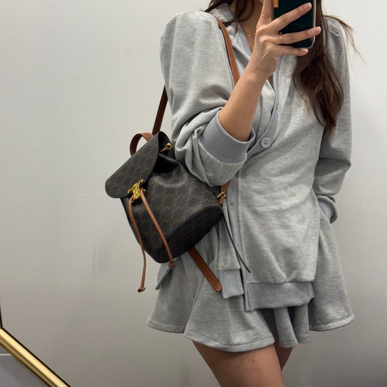 7_3b8Ud018svc9y79y7d22fdd_413zjm.jpg