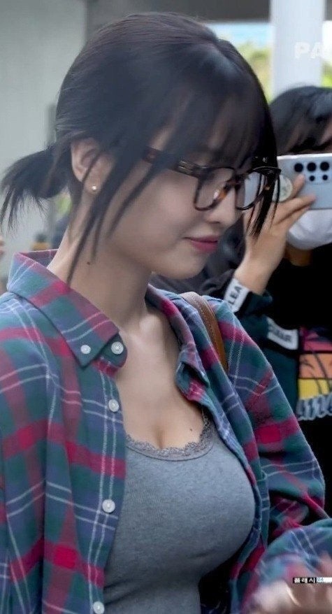 c_j4gUd018svc1eck2gsuxrgv2_413zjm.jpg
