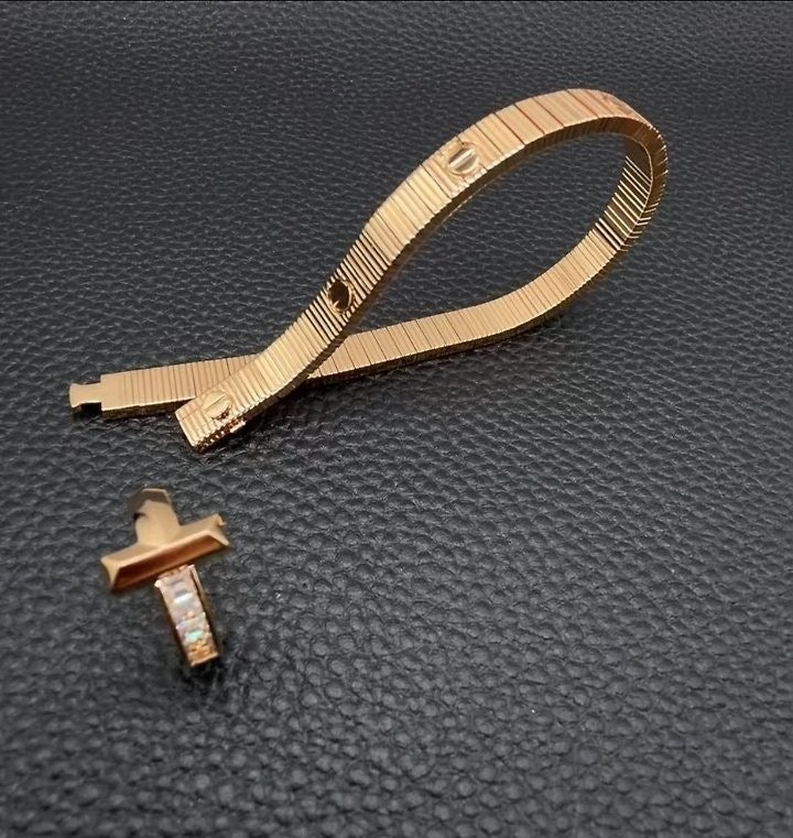 e_d8iUd018svc190sg4onpox2q_413zjm.jpg