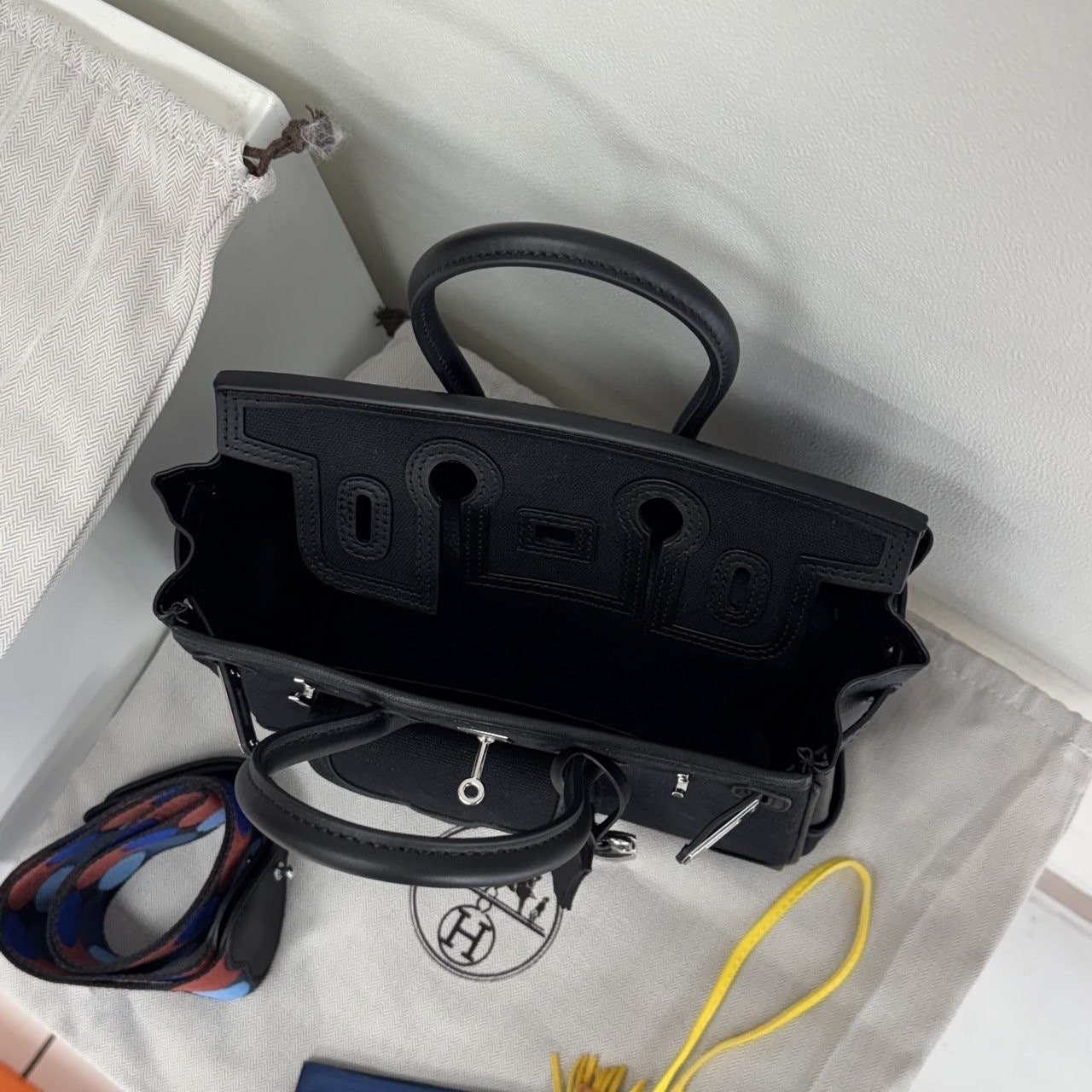 d_925Ud018svc1wz7cadzd84qp_413zjm.jpg