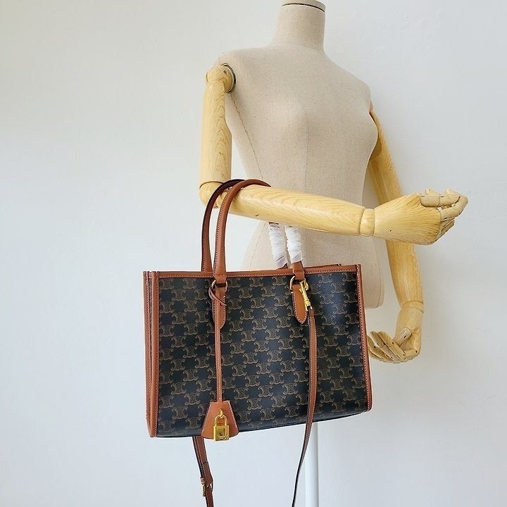 j_159Ud018svc1st80glu8asru_413zjm.jpg