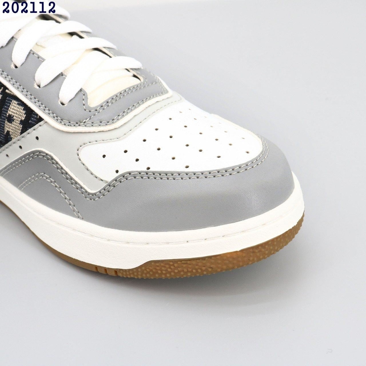 g_hc5Ud018svc1s7e92acgtzy_413zjm.jpg