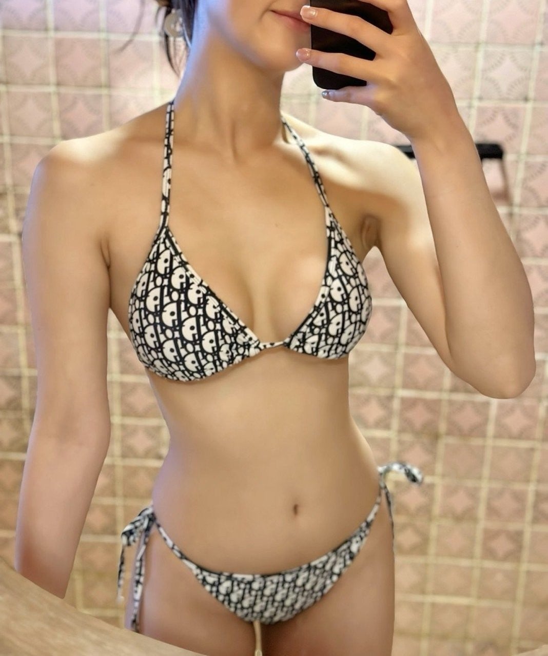 1_d03Ud018svc1eljhm2i3qzjr_4144s3.jpg