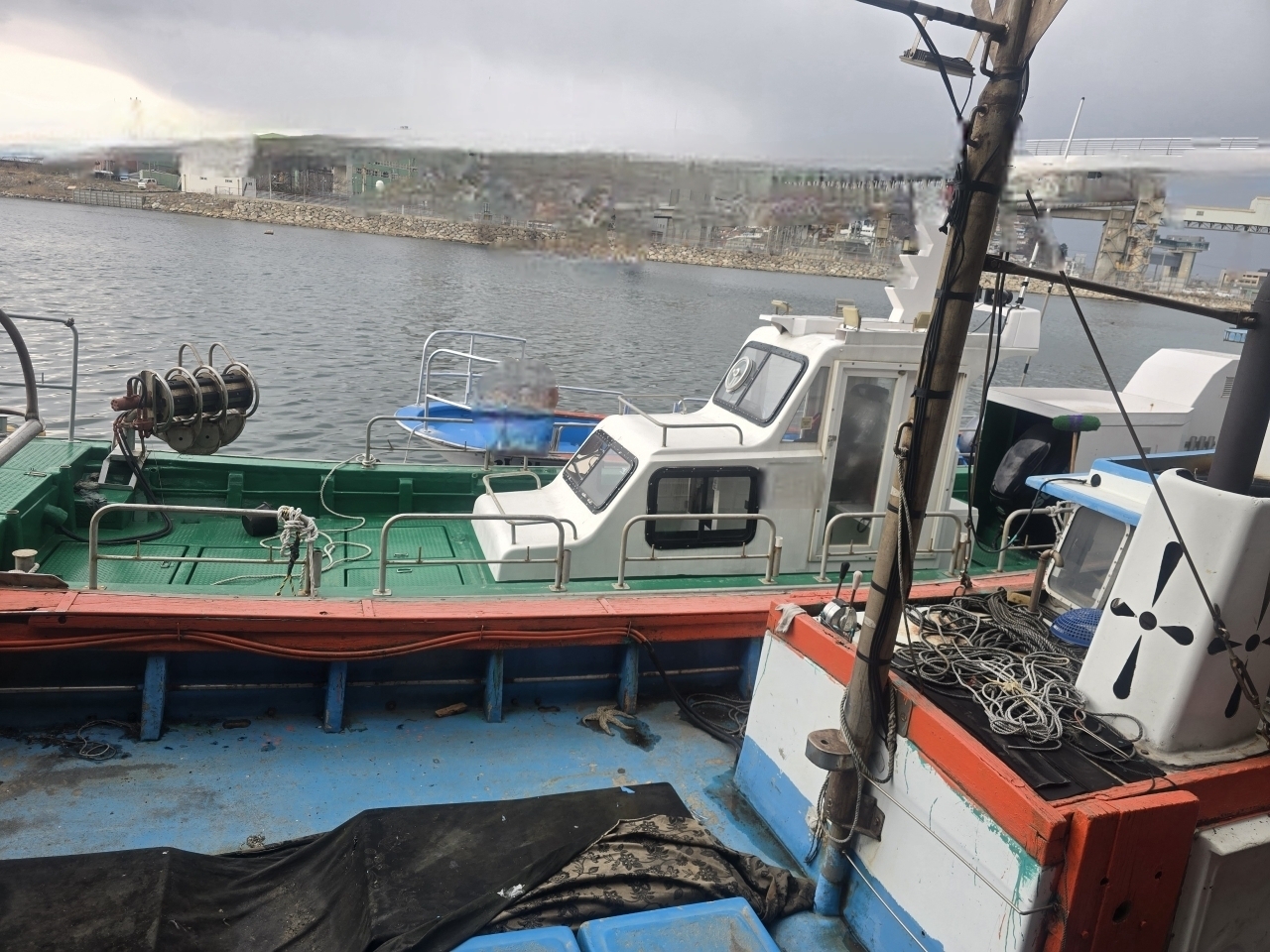 낚시어선 3.00톤 선외기 300마력 판매합니다.