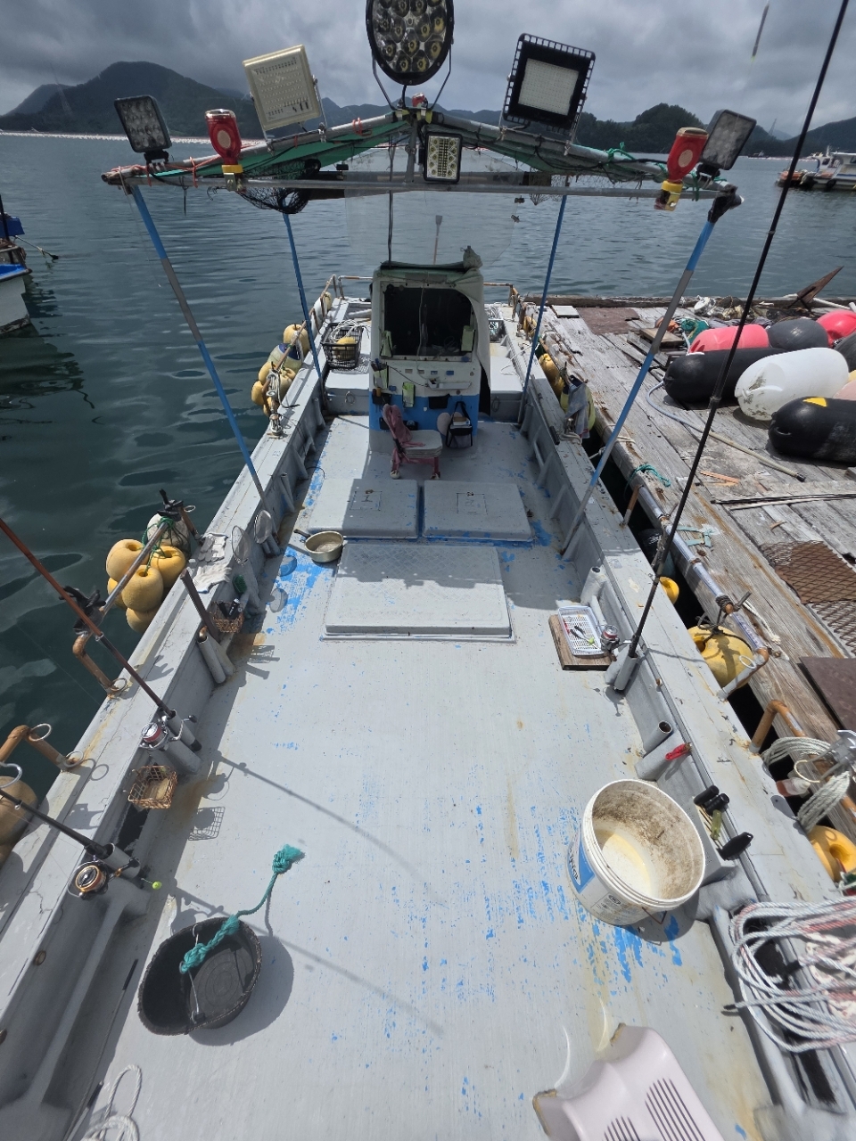 레저선 1.03톤 선외기 100마력 판매합니다.